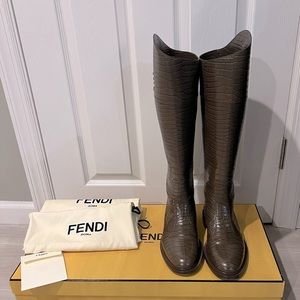 Like new in box Fendi KARLIGRAPHY CROC EMBOSSED LEATHER BOOT Brown Riding Knee